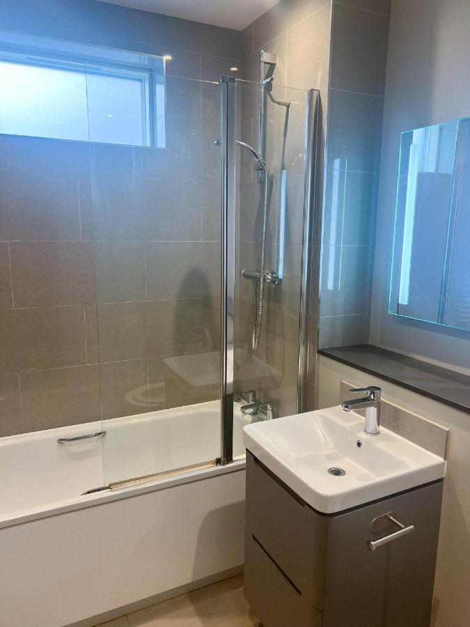 Spacious Clapham Apartments لندن المظهر الخارجي الصورة