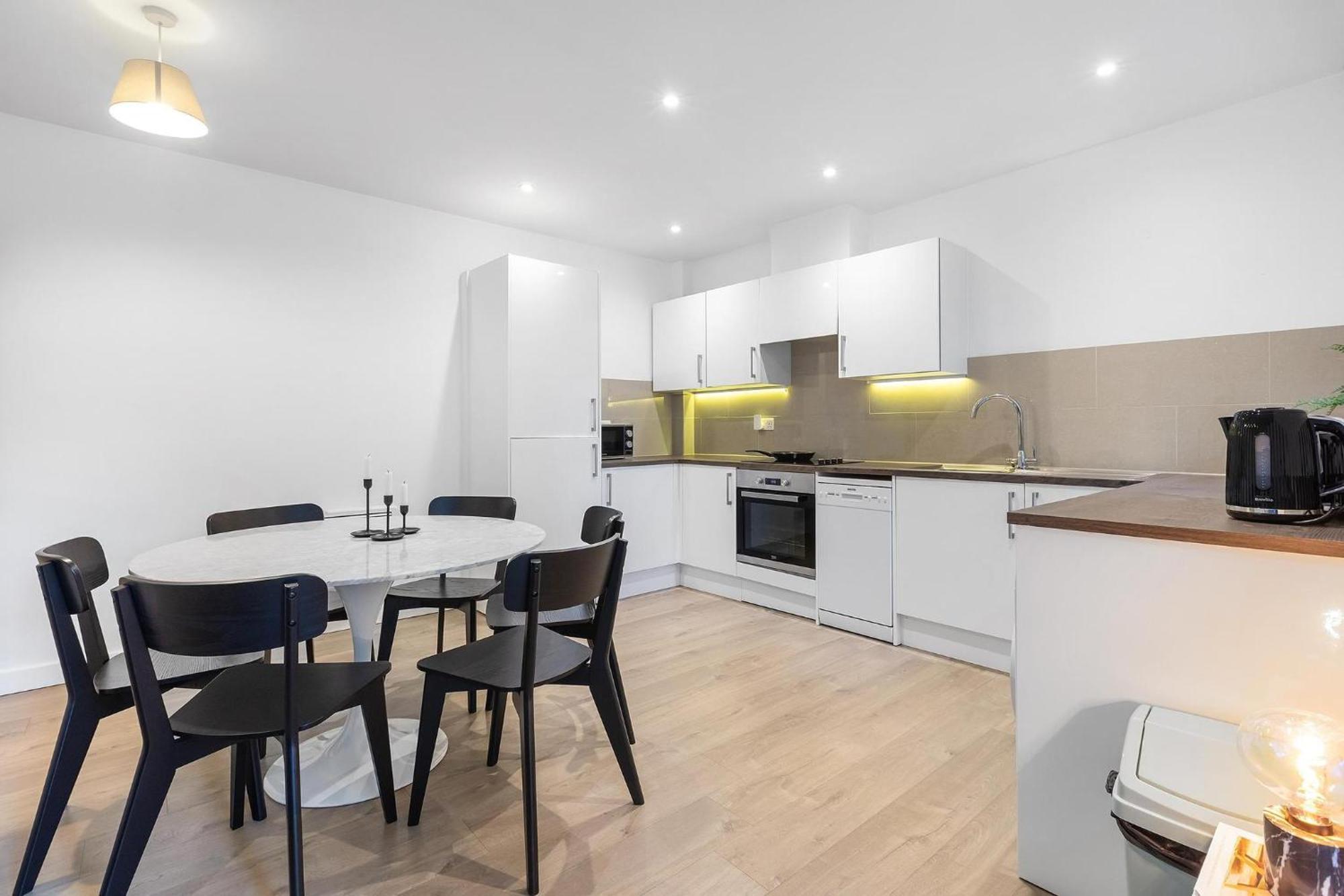 Spacious Clapham Apartments لندن المظهر الخارجي الصورة