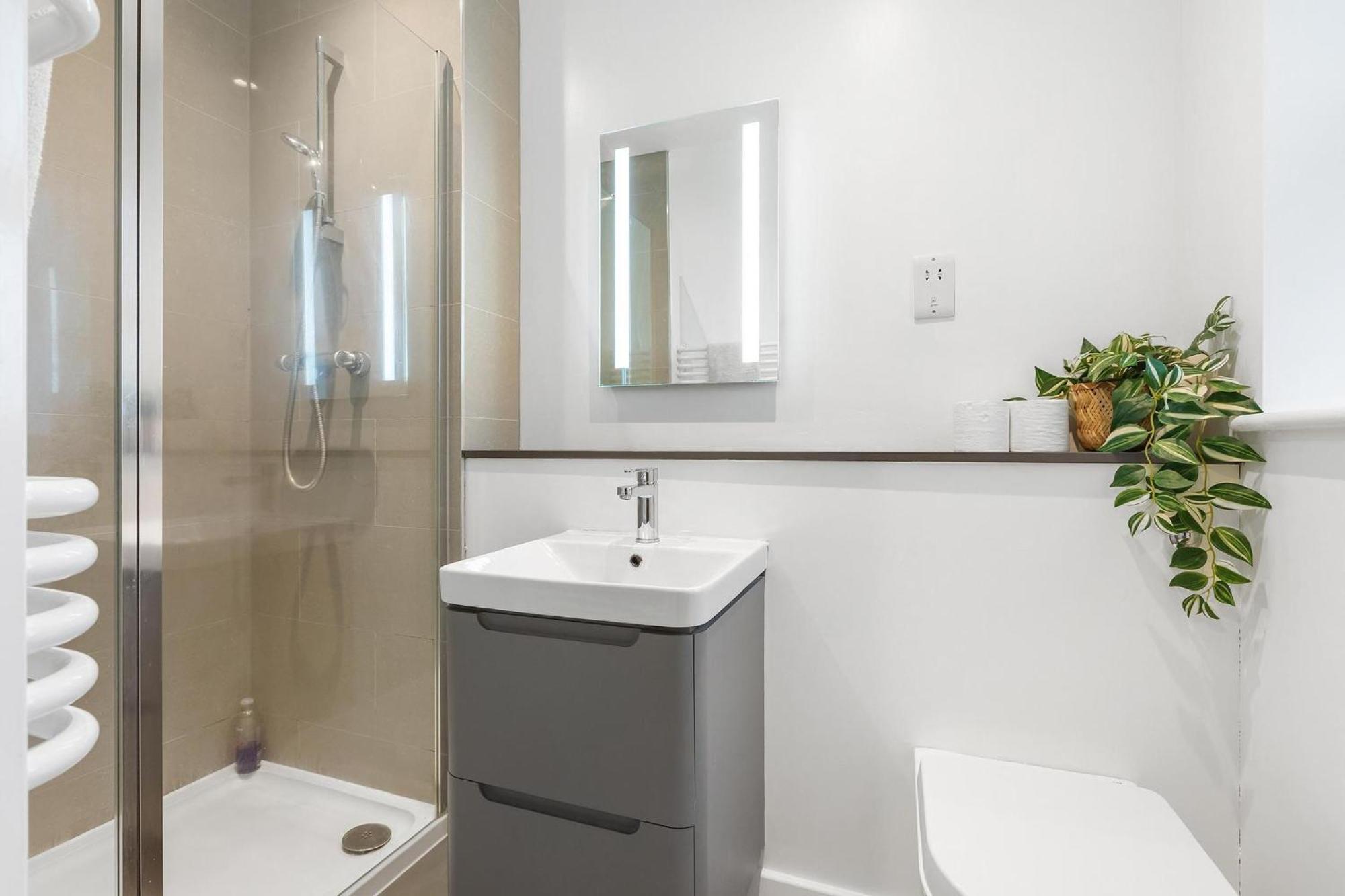 Spacious Clapham Apartments لندن المظهر الخارجي الصورة
